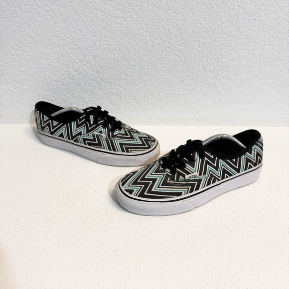 Vans M5.5 W7 Aqua Black White Stripe Low Classic Sneaker M5.5 W7 - Picture 2 of 7